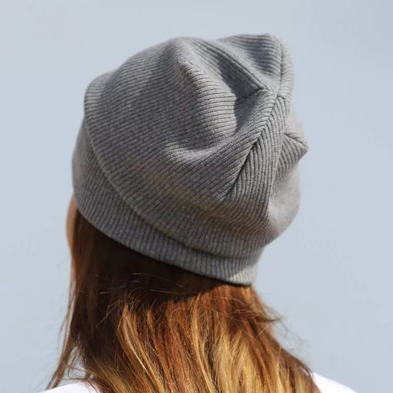 Bonnet côtelé en coton gris
