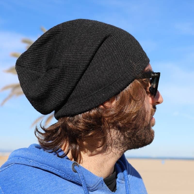 Bonnet côtelé en laine gris foncé