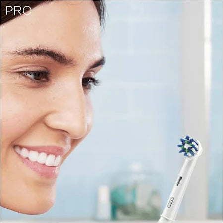 Oral-B PRO 700 Cross Action – Brosse à dents électrique rechargeable